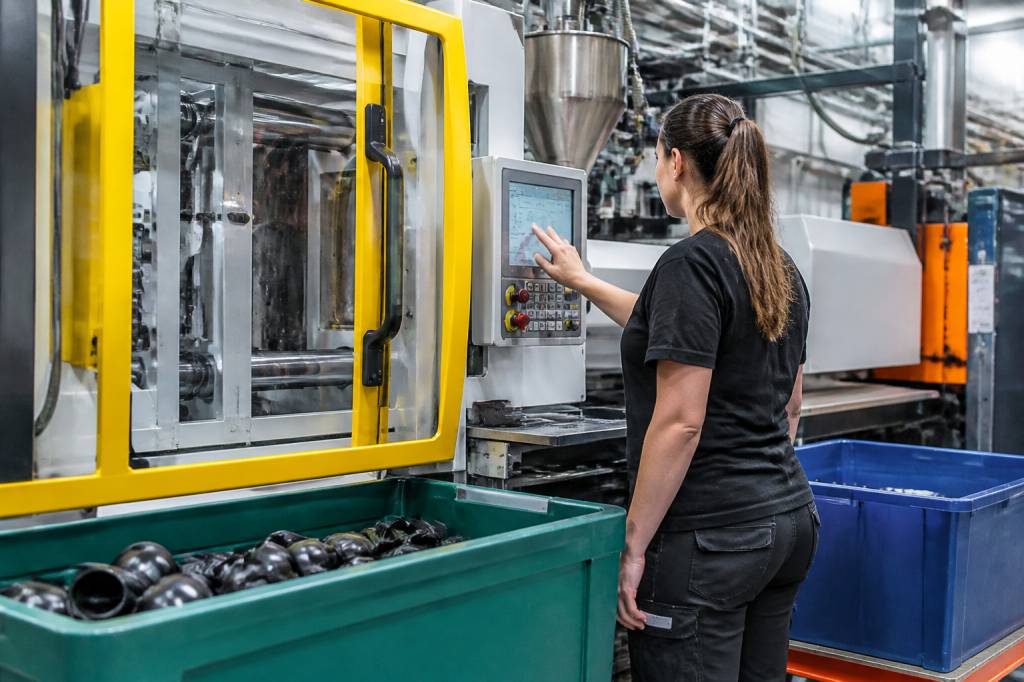 Astra plastique sas : entreprise industrielle, innovations et activités clés